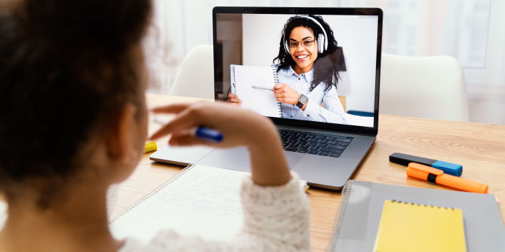 Como dar aula online: 4 dicas para professores iniciantes